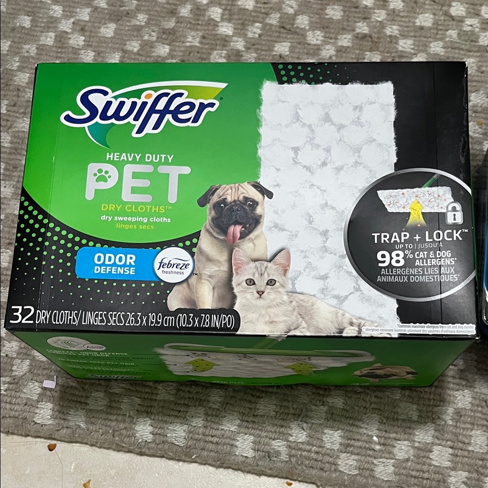 Swiffer Heavy Duty Pet Cloths - Green and Black Packaging - Picture 3 of 3